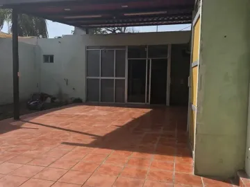 Casa en Venta en San Nicolás de los Garza, Nuevo León: Espaciosa y Bien Ubicada