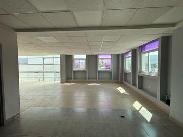 Edificio Comercial en Venta  - (3)