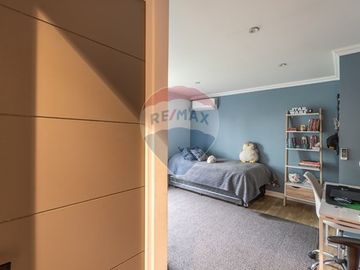 Casa Remodelada de 233mt2  út. en El Rodeo