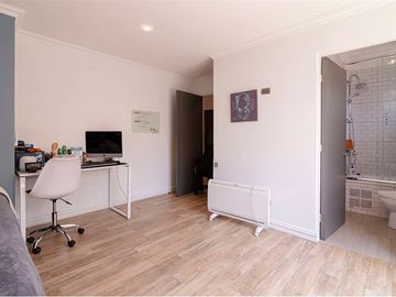 Casa Remodelada de 233mt2  út. en El Rodeo