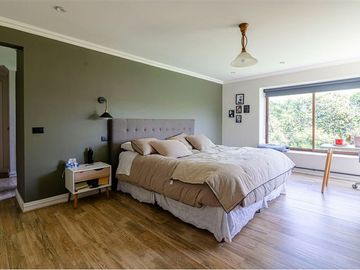 Casa Remodelada de 233mt2  út. en El Rodeo