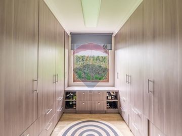 Casa Remodelada de 233mt2  út. en El Rodeo