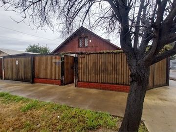 Conectividad y espacio : casa 4 dorm. y estar