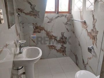 Conectividad y espacio : casa 4 dorm. y estar