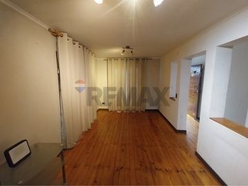 Conectividad y espacio : casa 4 dorm. y estar