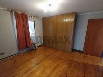 Conectividad y espacio : casa 4 dorm. y estar