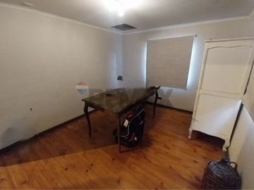Conectividad y espacio : casa 4 dorm. y estar