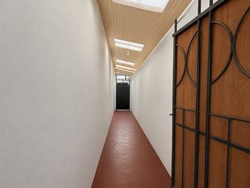 Casa esquina con segunda vivienda independiente
