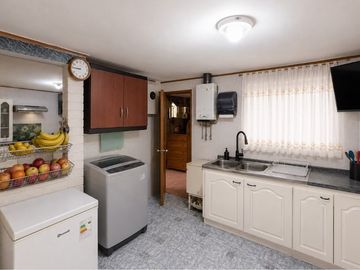 Casa esquina con segunda vivienda independiente