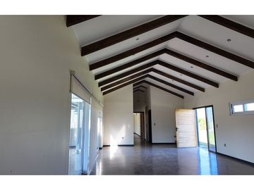 HERMOSA CASA DE CAMPO
