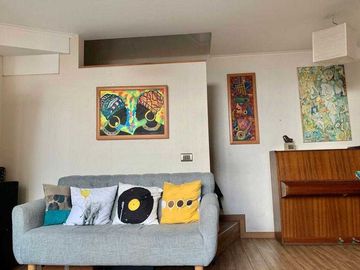 HERMOSO TOWN HOUSE EN BARRIO YUNGAY