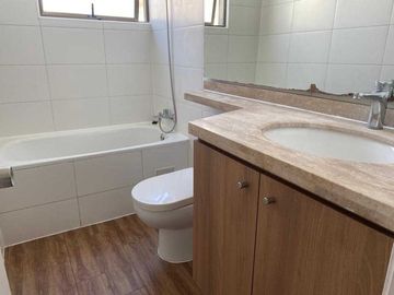 HERMOSO TOWN HOUSE EN BARRIO YUNGAY
