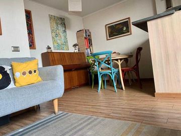 HERMOSO TOWN HOUSE EN BARRIO YUNGAY