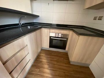 HERMOSO TOWN HOUSE EN BARRIO YUNGAY