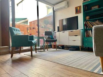 HERMOSO TOWN HOUSE EN BARRIO YUNGAY