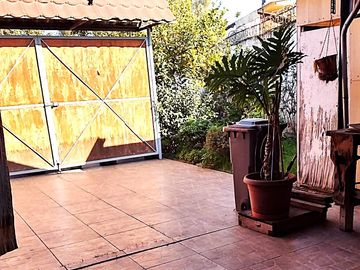 Casa en venta 5 de Abril con Aeropuerto , Estacion central