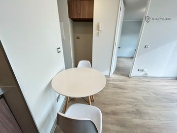 Semi Nuevo 1 Dormitorio + bodega; Av. Perú, C° San Cristobal