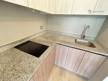 Semi Nuevo 1 Dormitorio + bodega; Av. Perú, C° San Cristobal