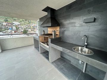 Semi Nuevo 1 Dormitorio + bodega; Av. Perú, C° San Cristobal