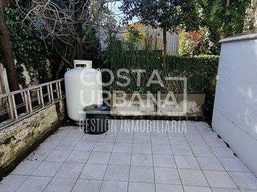 Costa Urbana vende hermosa casa en Los Romeros