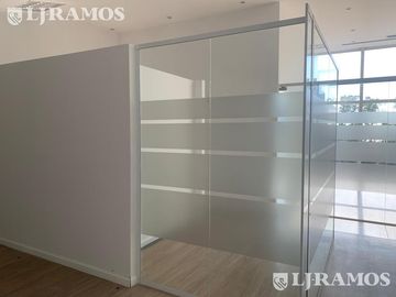 Alquiler de oficina de 180 m2 en Olivos