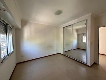 Casa de 4 dormitorios a la venta en Rosario