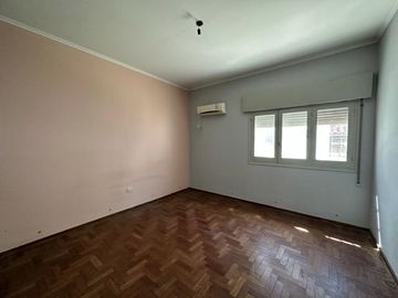 Casa de 4 dormitorios a la venta en Rosario