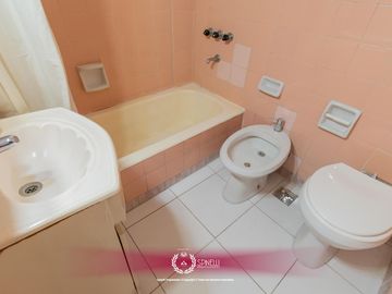 Venta departamento 3 ambientes 57M² con balcón al frente en Parque Chacabuco Caballito apto crédito