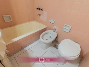 Venta departamento 3 ambientes 57M² con balcón al frente en Parque Chacabuco Caballito apto crédito