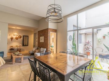 VENTA PH DE 4 AMBIENTES DUPLEX EN FLORES CON PILETA, TERRAZA Y PARRILLA