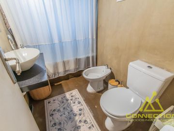 VENTA PH DE 4 AMBIENTES DUPLEX EN FLORES CON PILETA, TERRAZA Y PARRILLA