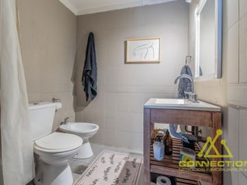 VENTA PH DE 4 AMBIENTES DUPLEX EN FLORES CON PILETA, TERRAZA Y PARRILLA