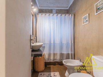 VENTA PH DE 4 AMBIENTES DUPLEX EN FLORES CON PILETA, TERRAZA Y PARRILLA