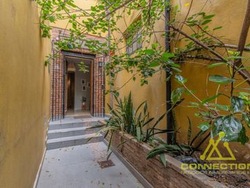 VENTA PH DE 4 AMBIENTES DUPLEX EN FLORES CON PILETA, TERRAZA Y PARRILLA