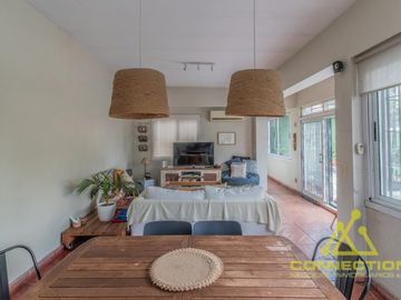 VENTA PH DE 4 AMBIENTES DUPLEX EN FLORES CON PILETA, TERRAZA Y PARRILLA
