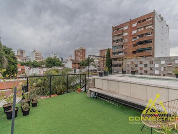 VENTA PH DE 4 AMBIENTES DUPLEX EN FLORES CON PILETA, TERRAZA Y PARRILLA