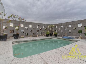 VENTA PH DE 4 AMBIENTES DUPLEX EN FLORES CON PILETA, TERRAZA Y PARRILLA
