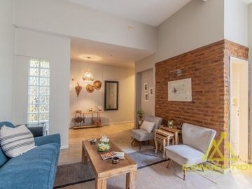 VENTA PH DE 4 AMBIENTES DUPLEX EN FLORES CON PILETA, TERRAZA Y PARRILLA