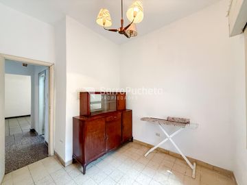 Venta casa 3 ambientes en Lote Propio con departamento de 2 ambientes, Ituzaingo