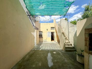 Venta casa 3 ambientes en Lote Propio con departamento de 2 ambientes, Ituzaingo