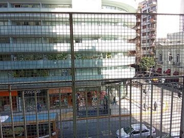 Departamento 3 ambientes al frente con balcón en alquiler