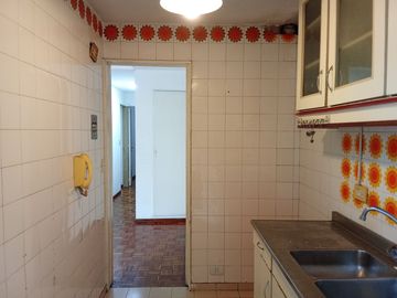 Departamento 3 ambientes al frente con balcón en alquiler