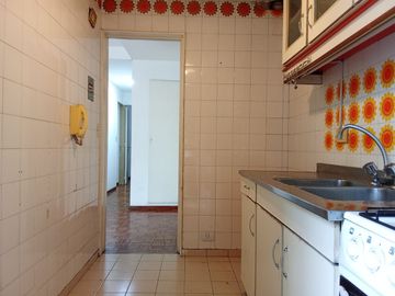 Departamento 3 ambientes al frente con balcón en alquiler