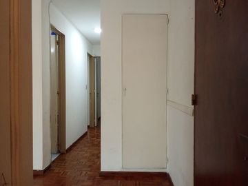 Departamento 3 ambientes al frente con balcón en alquiler