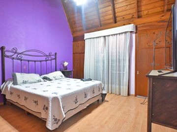 VENTA - Casa 3 Dormitorios, Jardín y Piscina. Apta crédito. Zona sur, Rosario