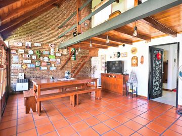 VENTA - Casa 3 Dormitorios, Jardín y Piscina. Apta crédito. Zona sur, Rosario