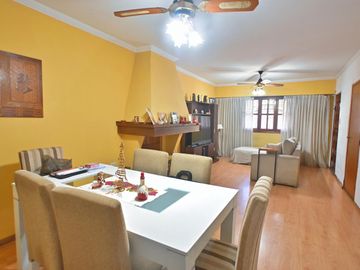 VENTA - Casa 3 Dormitorios, Jardín y Piscina. Apta crédito. Zona sur, Rosario