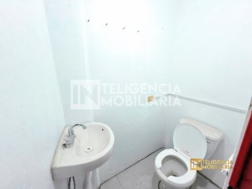 LOCAL COMERCIAL UBICADO EN SANTA CRUZ