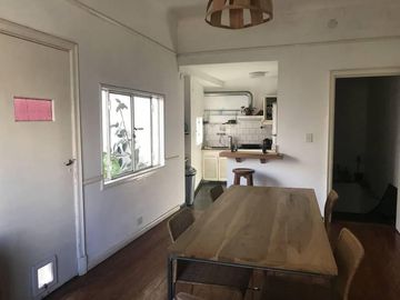 Casa en 3 plantas en venta.