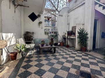 Casa en 3 plantas en venta.